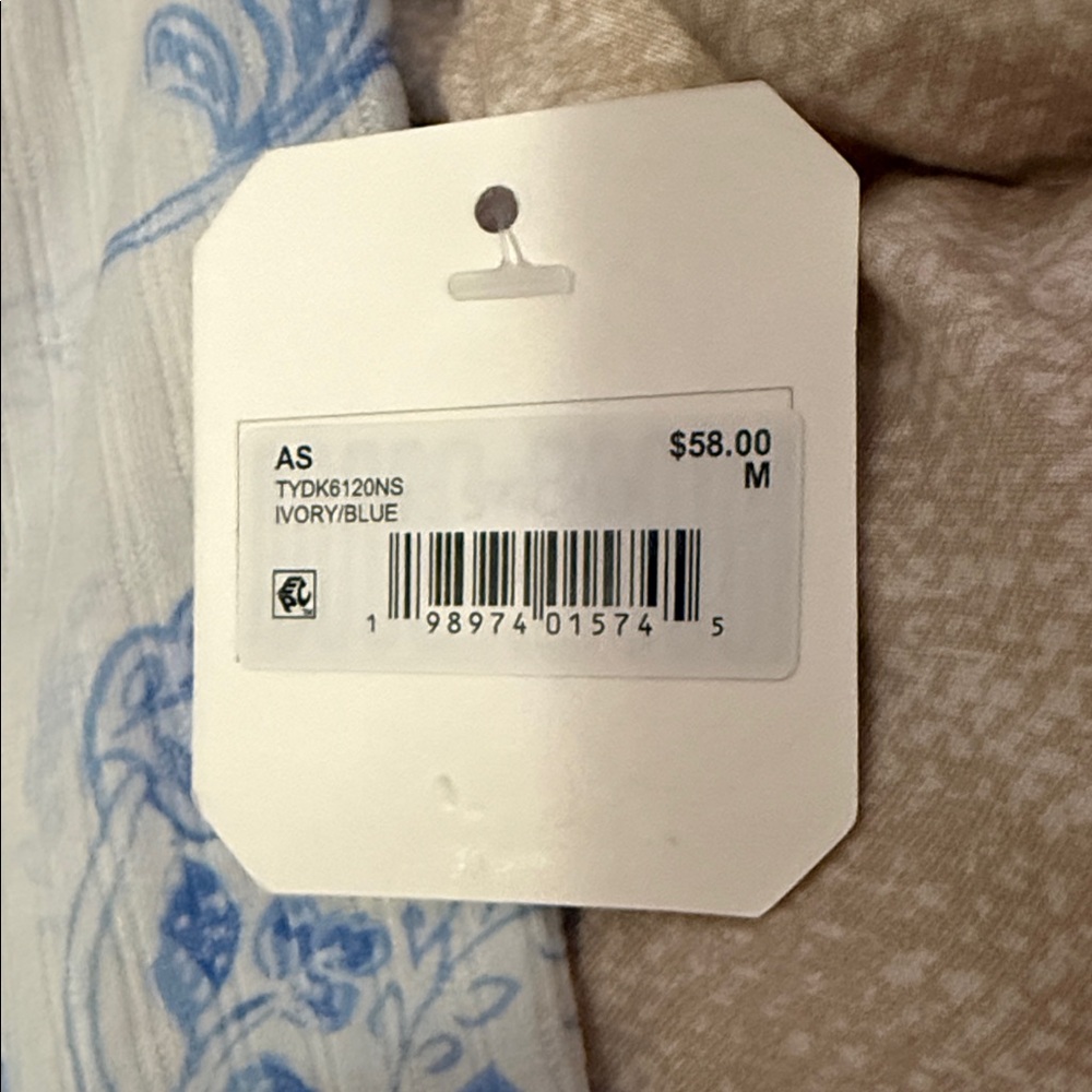 Blue Floral Long Sleeve Top - brand new with Tags!! Size Medium. - Picture 4 of 9